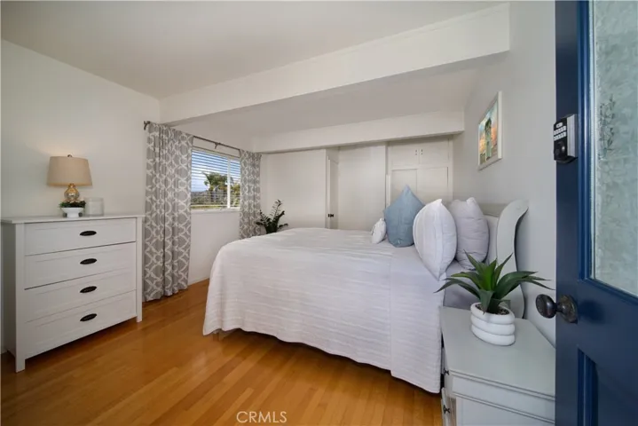 933 Coast View Drive, Laguna Beach, California 92651
