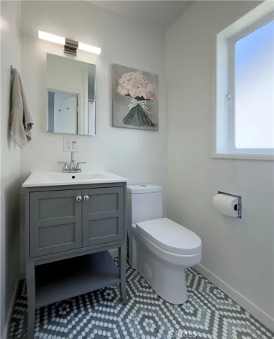 933 Coast View Drive, Laguna Beach, California 92651
