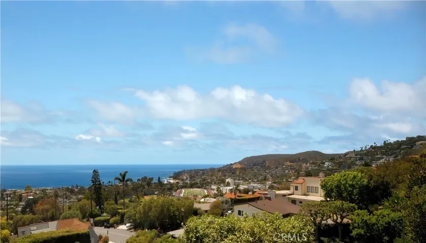 933 Coast View Drive, Laguna Beach, California 92651