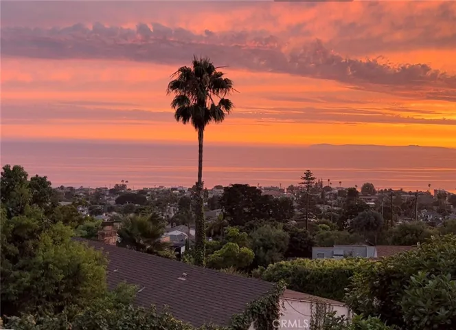 933 Coast View Drive, Laguna Beach, California 92651