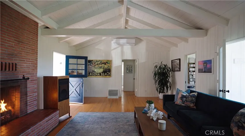933 Coast View Drive, Laguna Beach, California 92651