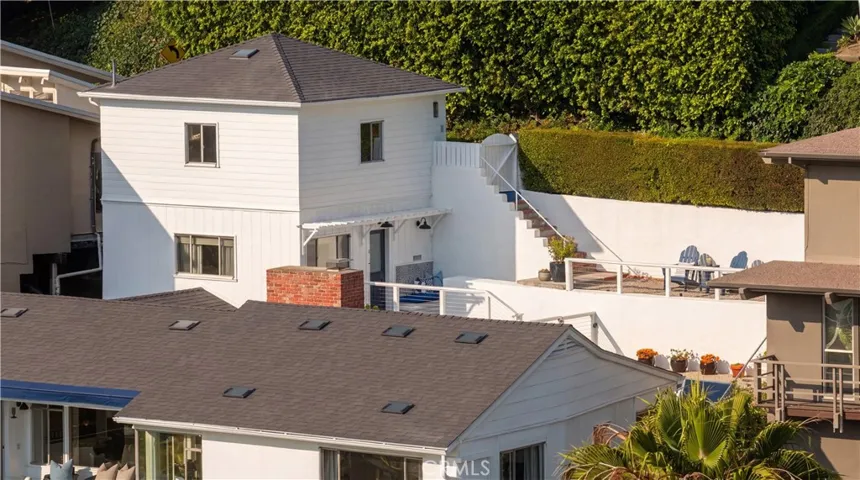 933 Coast View Drive, Laguna Beach, California 92651