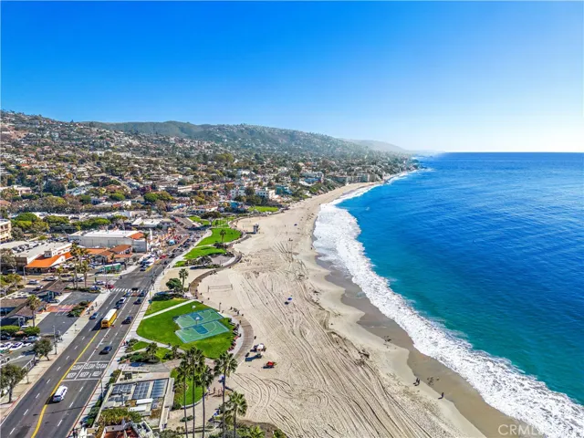 933 Coast View Drive, Laguna Beach, California 92651