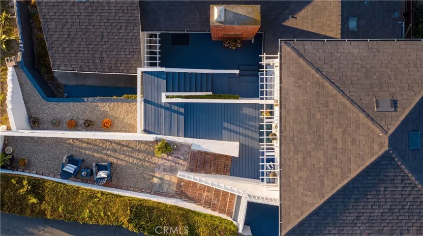 933 Coast View Drive, Laguna Beach, California 92651