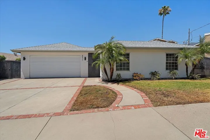 8977 Riderwood Drive, Sunland, California 91040