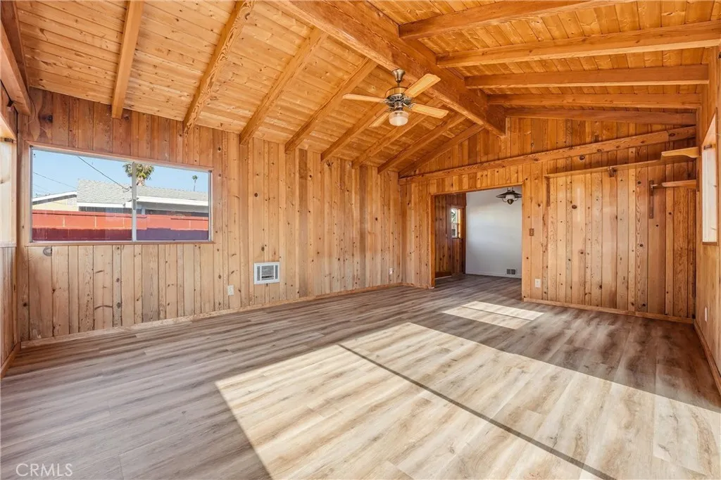 Grand Family Room -