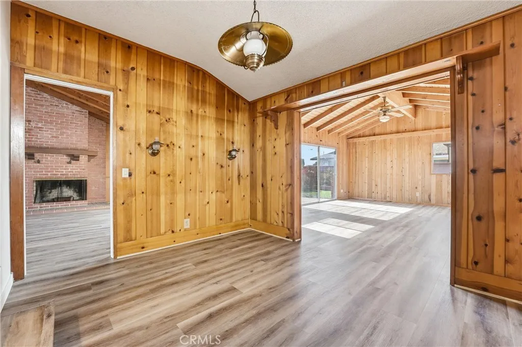 Bonus Are/Office/Study/Music Room Option