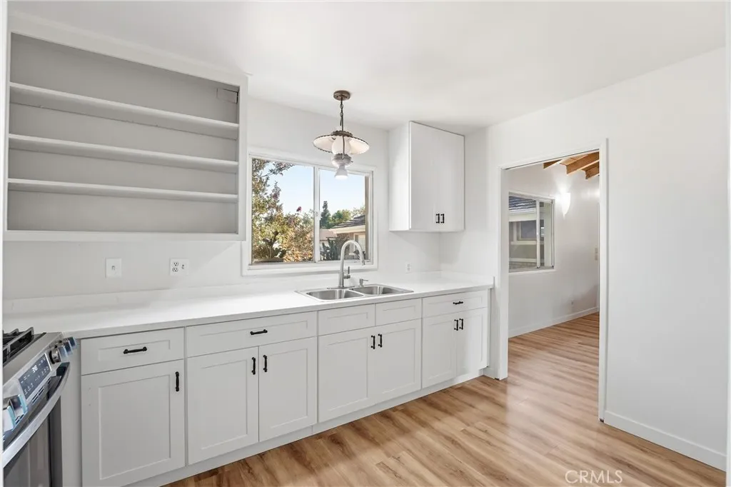 Kitchen to Dining View.