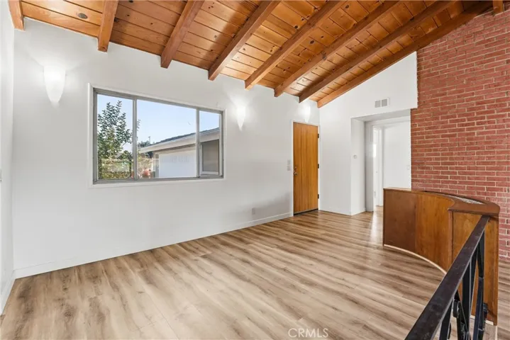 Dining Room to Entry View.