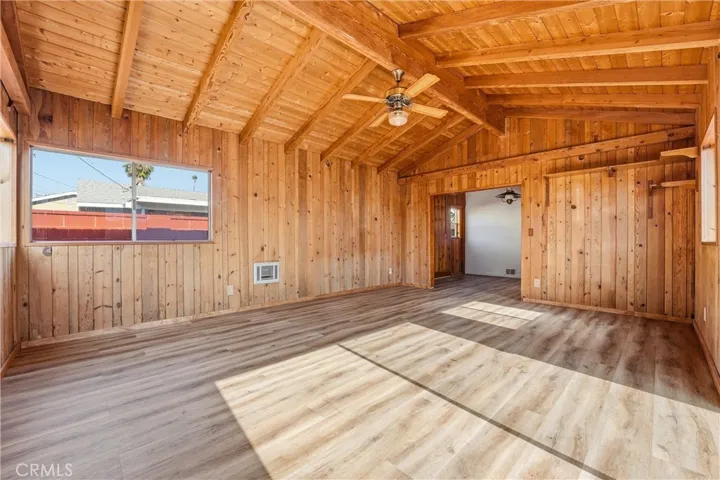 Grand Family Room -
