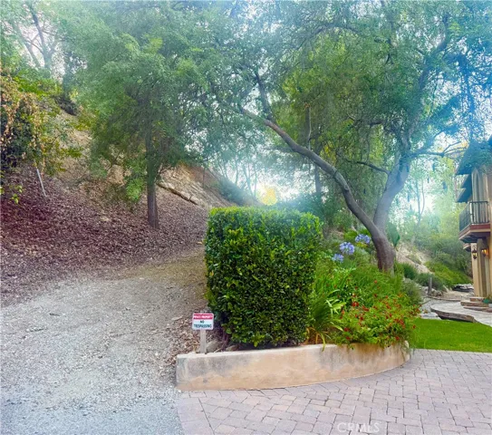 4551 Lindley Avenue, Tarzana, California 91356