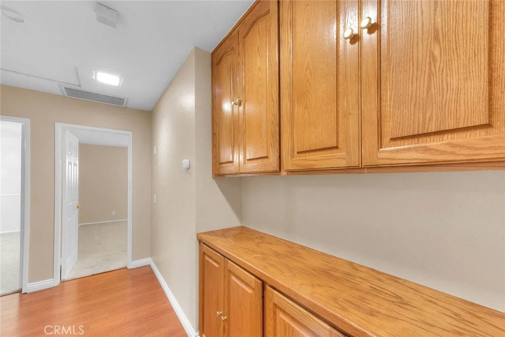 Linen Closets In Hallway To Bedrooms