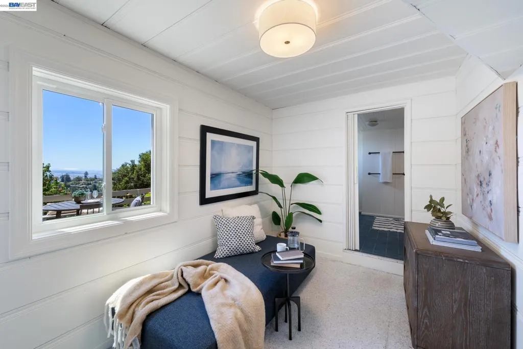 Lower Level Bedroom Ensuite