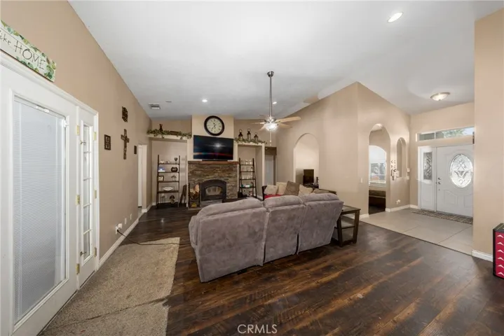 11671 Desert View, Pinon Hills, California 92372