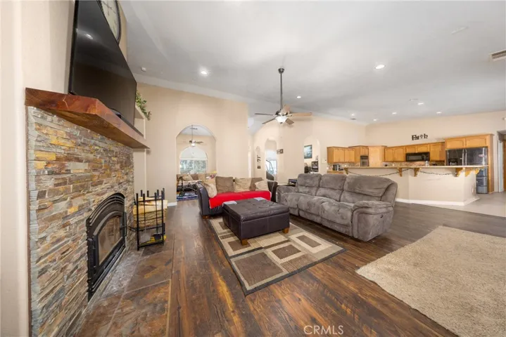 11671 Desert View, Pinon Hills, California 92372