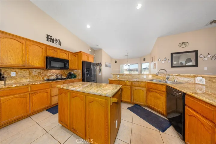 11671 Desert View, Pinon Hills, California 92372