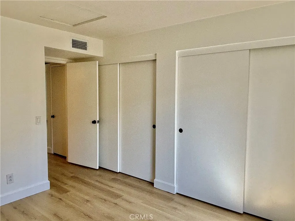 Bedroom Duel Large Closet
