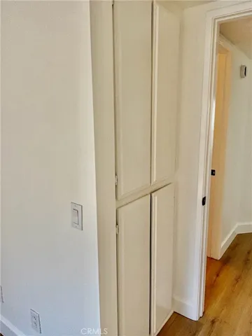 Bedroom Linen Closets