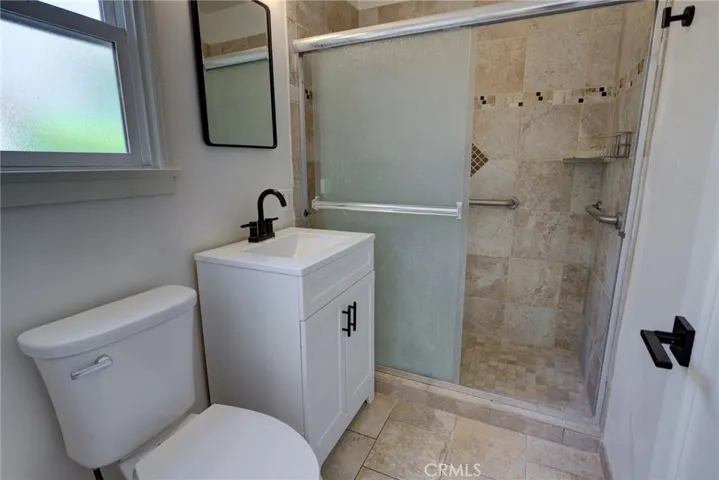 1023 bathroom with tile walk-in shower