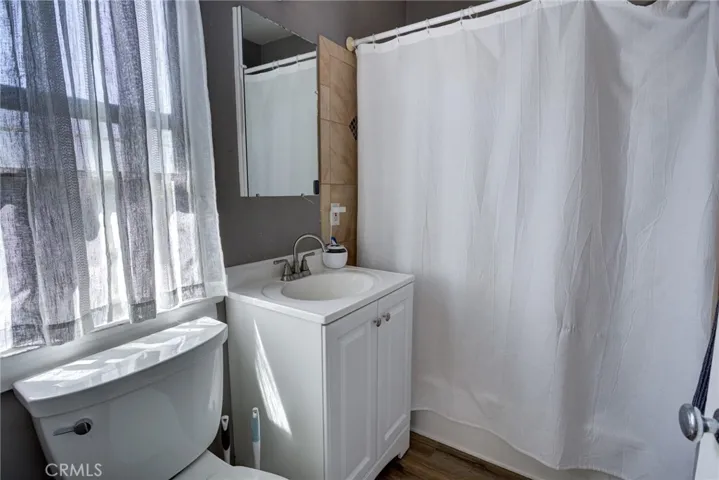 1025 bathroom