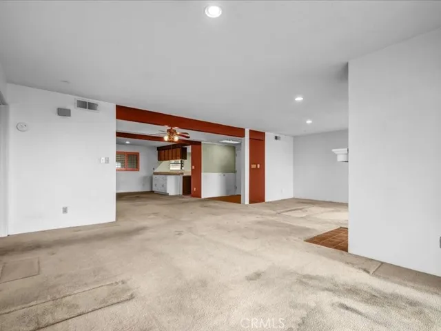 2298 Rose 302, Signal Hill, California 90755