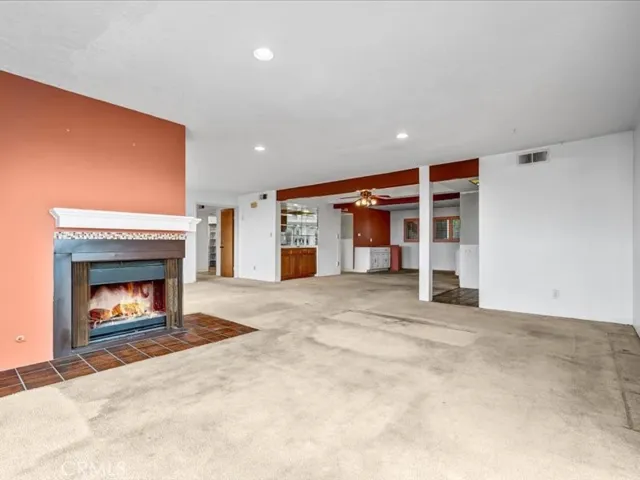 2298 Rose 302, Signal Hill, California 90755