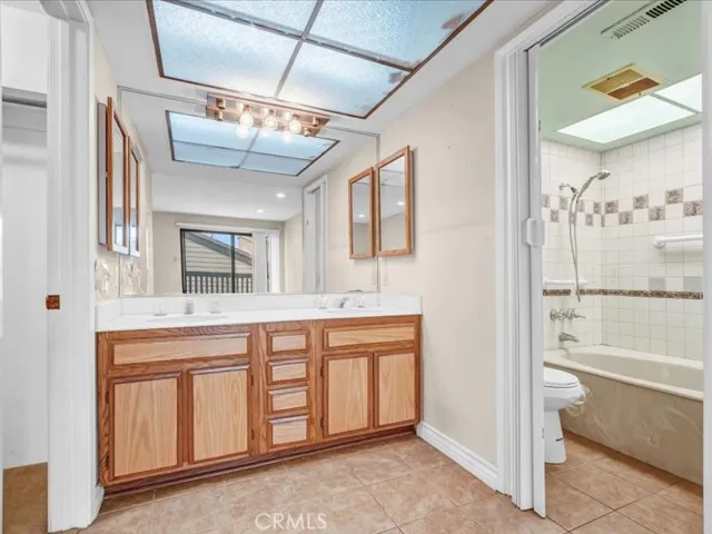 2298 Rose 302, Signal Hill, California 90755