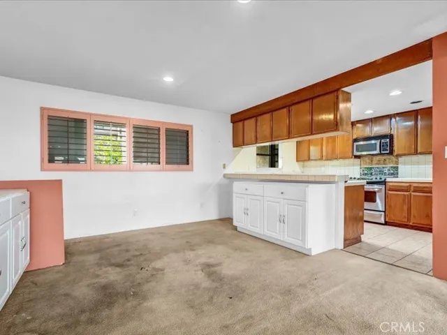 2298 Rose 302, Signal Hill, California 90755