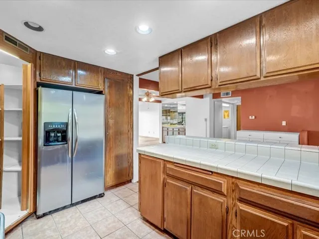 2298 Rose 302, Signal Hill, California 90755