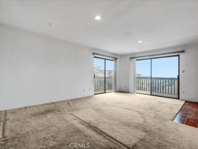 2298 Rose 302, Signal Hill, California 90755