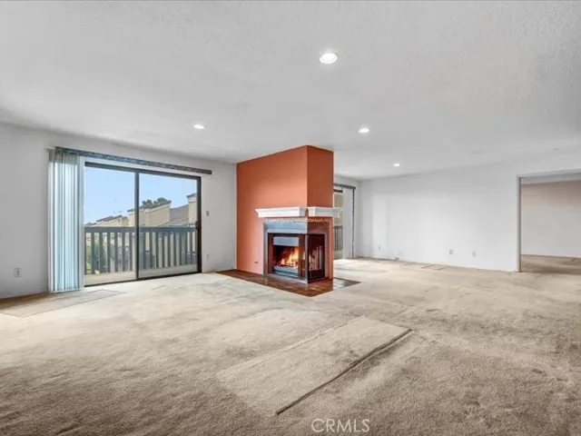 2298 Rose 302, Signal Hill, California 90755