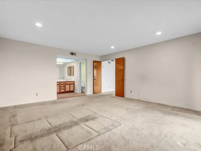 2298 Rose 302, Signal Hill, California 90755