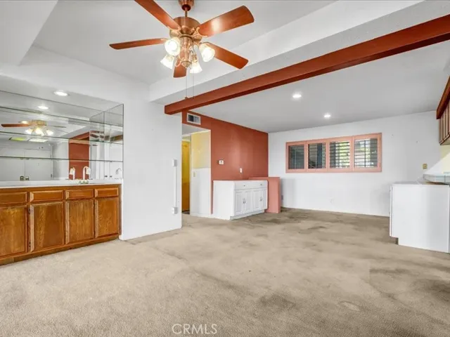 2298 Rose 302, Signal Hill, California 90755