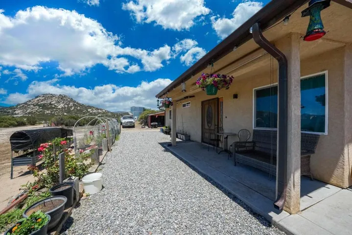 27824 Golden Eagle Road, Ramona, California 92065 — photo 4