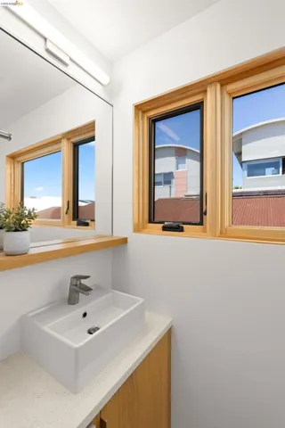813 Jones, Berkeley, California 94710