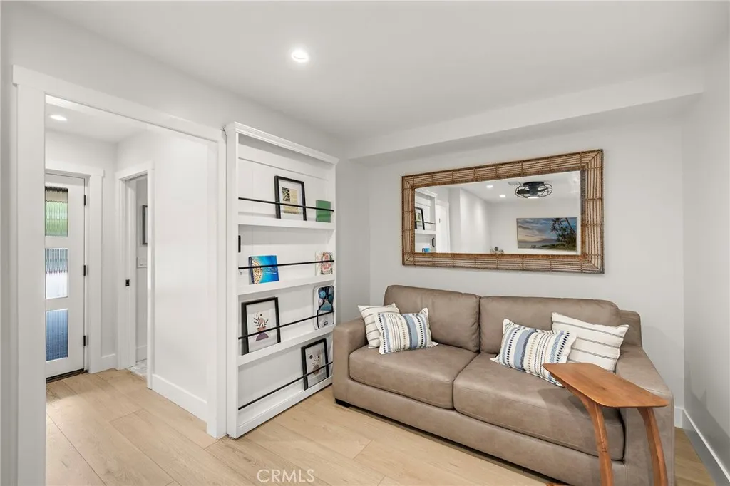 GROUND FLOOR BONUS ROOM (3RD BEDROOM WITH SLEEPER SOFA)