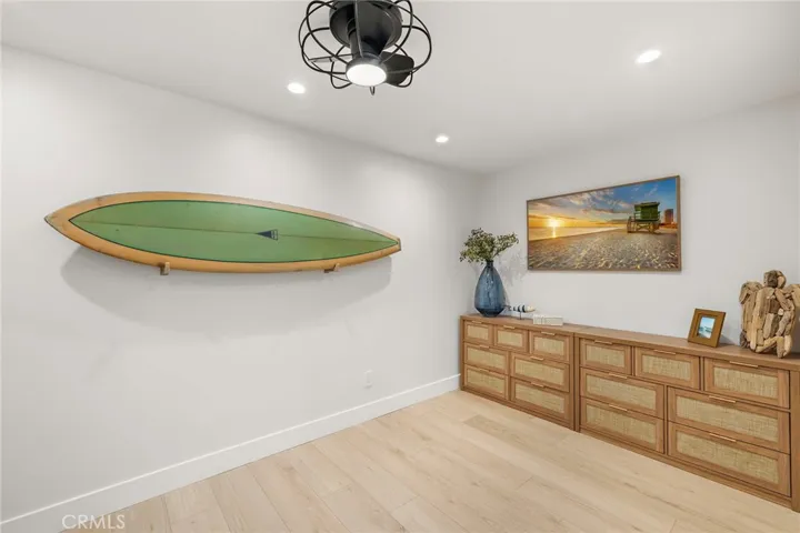 GOUND FLOOR  BONUS ROOM (3RD BEDROOM)