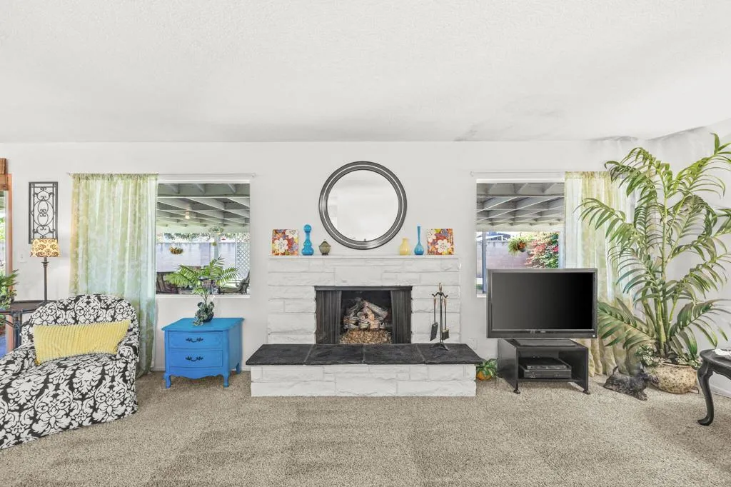 RaeAllenMedia Lola Ave-5