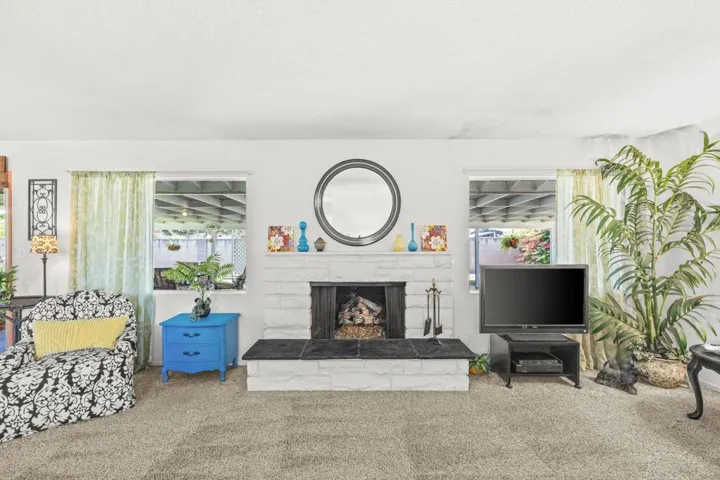 RaeAllenMedia Lola Ave-5