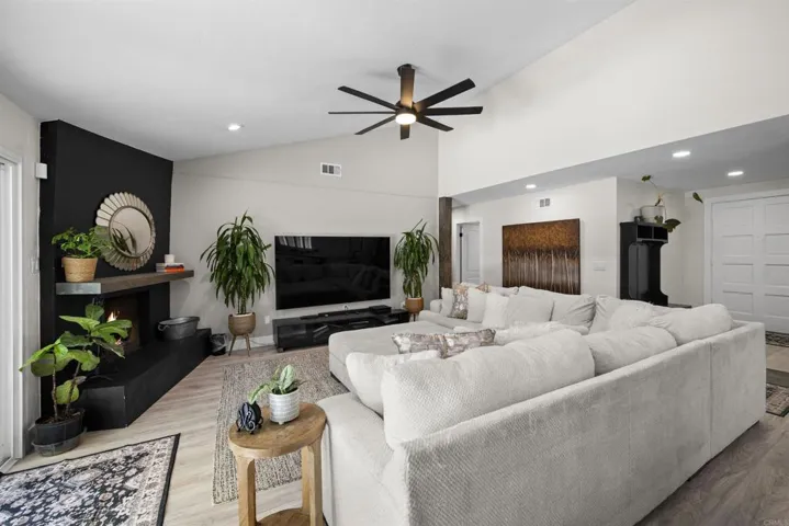 5621 Loping Lane, Bonita, California 91902