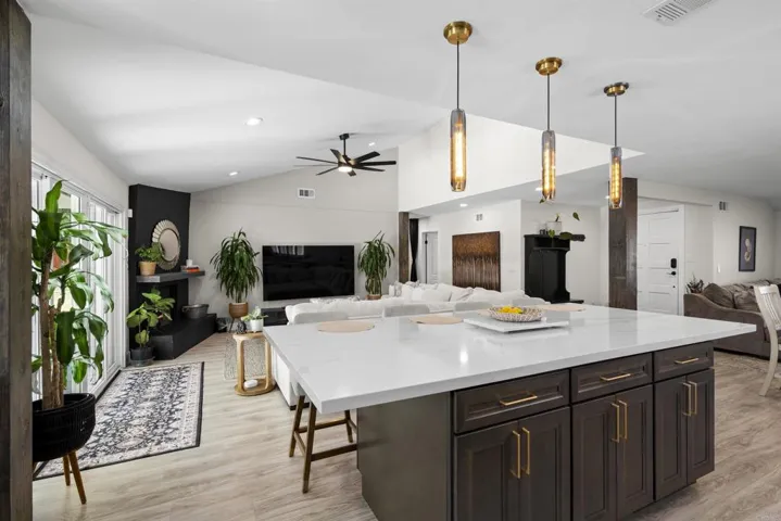 5621 Loping Lane, Bonita, California 91902