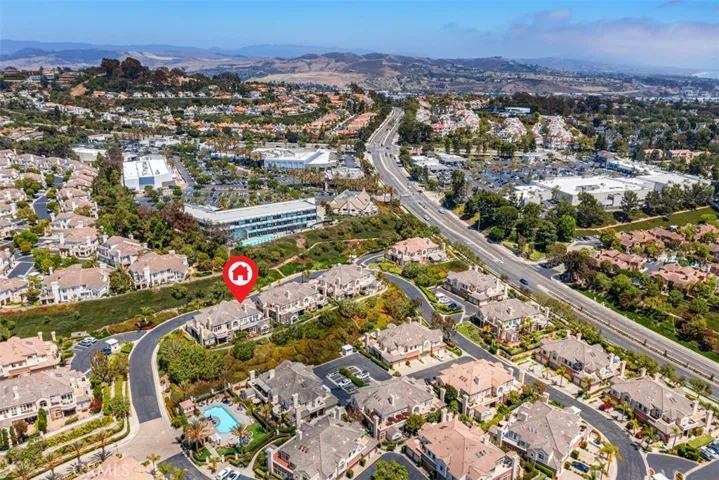 Ocean Ranch Plaza just behind complex with Trader Joe's, Cinepolis, Peet's Coffee, Angelina Bottega Italian Eatery, Wells Fargo and Chase banks and Ralph's Shopping Center with CVS, BofA, Starbuck's, I Love Bagels and more across the way, all within walking distance