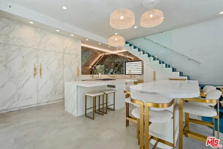 15 Reef Street, Marina Del Rey, California 90292