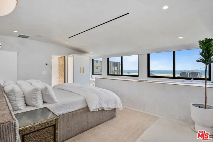 15 Reef Street, Marina Del Rey, California 90292