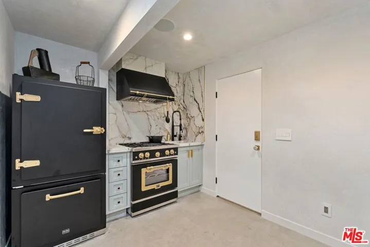 15 Reef Street, Marina Del Rey, California 90292