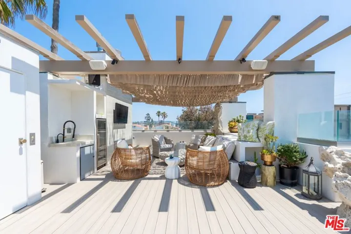 15 Reef Street, Marina Del Rey, California 90292