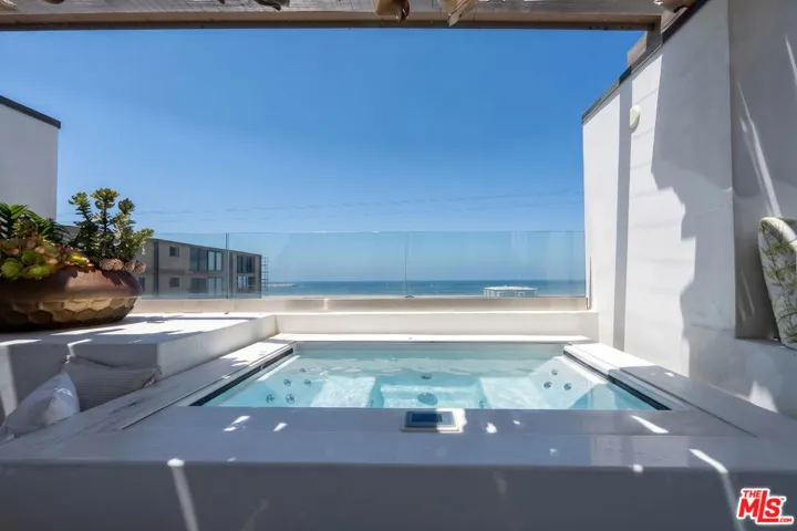 15 Reef Street, Marina Del Rey, California 90292