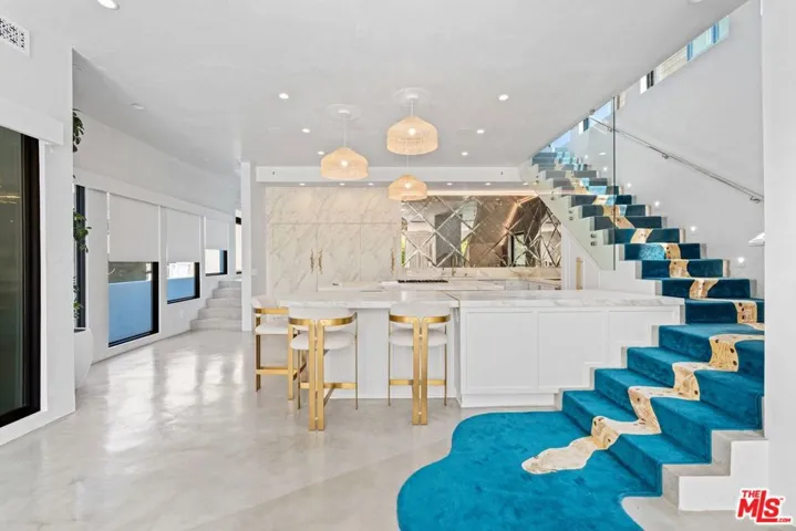 15 Reef Street, Marina Del Rey, California 90292