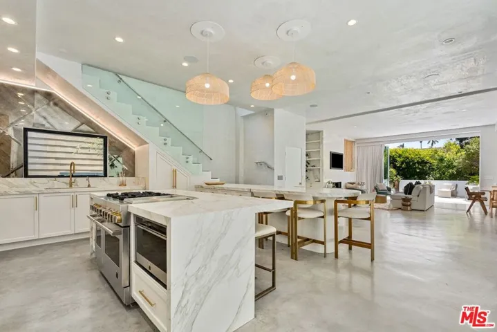 15 Reef Street, Marina Del Rey, California 90292