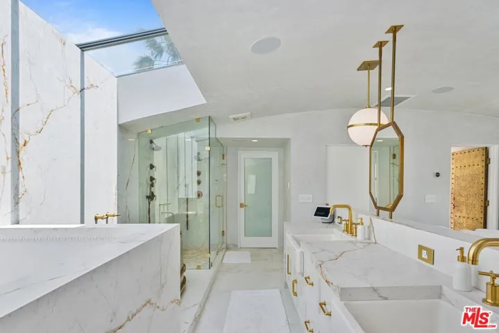 15 Reef Street, Marina Del Rey, California 90292